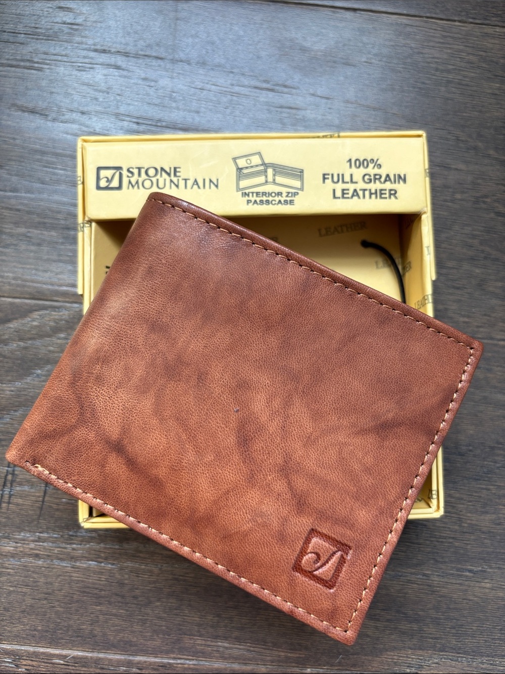 Stone Mountain Genuine Leather,interior zip,  pass case,RFID protection,12 card